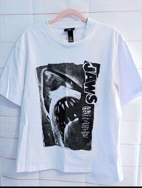 Nwot H&M Thick  White Tee with Black  JAWS Movie 🦈🦈🦈 Graphic Logo Size Large